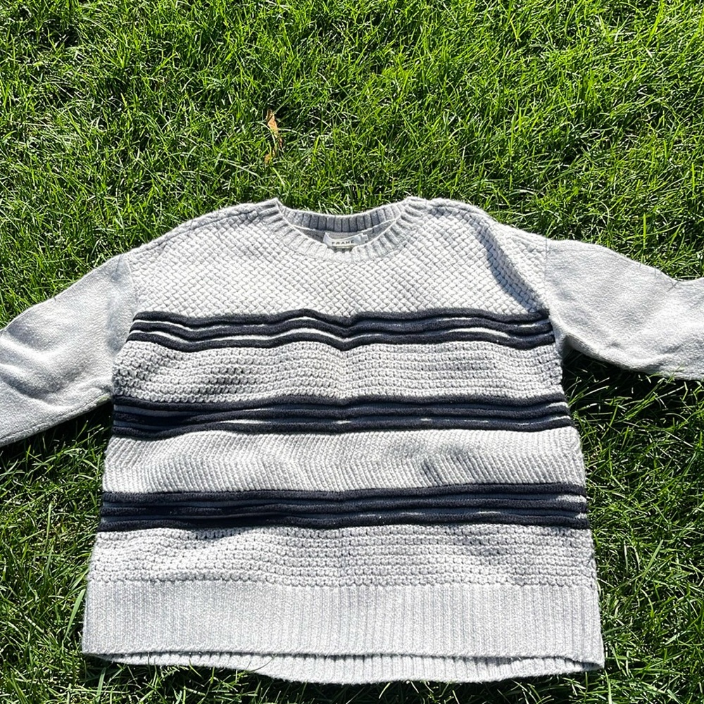 Frame sweater, size L